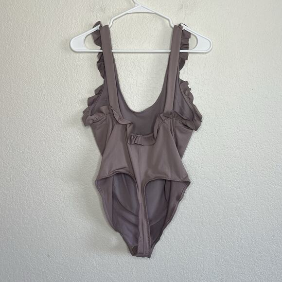 Free People Elegant Ruffle Sleeve Bodysuit  Size L - Picture 9 of 11